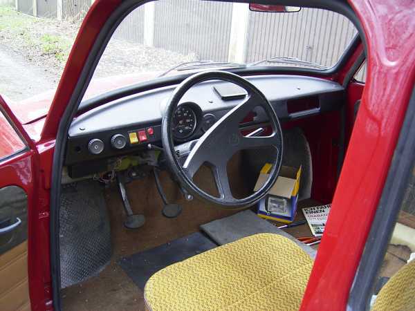 Es wird schon wohnlicher im Trabi.