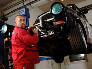 Tuning-Fan mit seinem Trabant