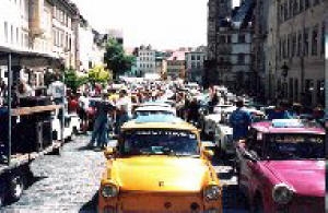 Trabi an Trabi.