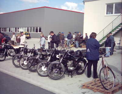 Die ausgestellten Zweirad-Oldtimer.