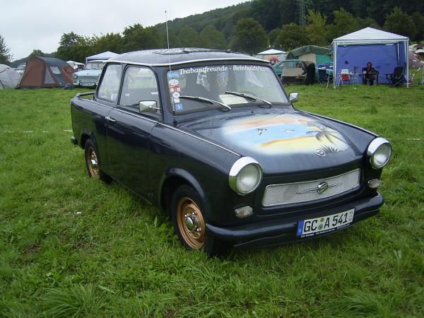 Überall feuchte Autos und knackige Kühle - aber auch heiße Feger