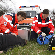 Rettungskr&auml;fte an der Unfallstelle